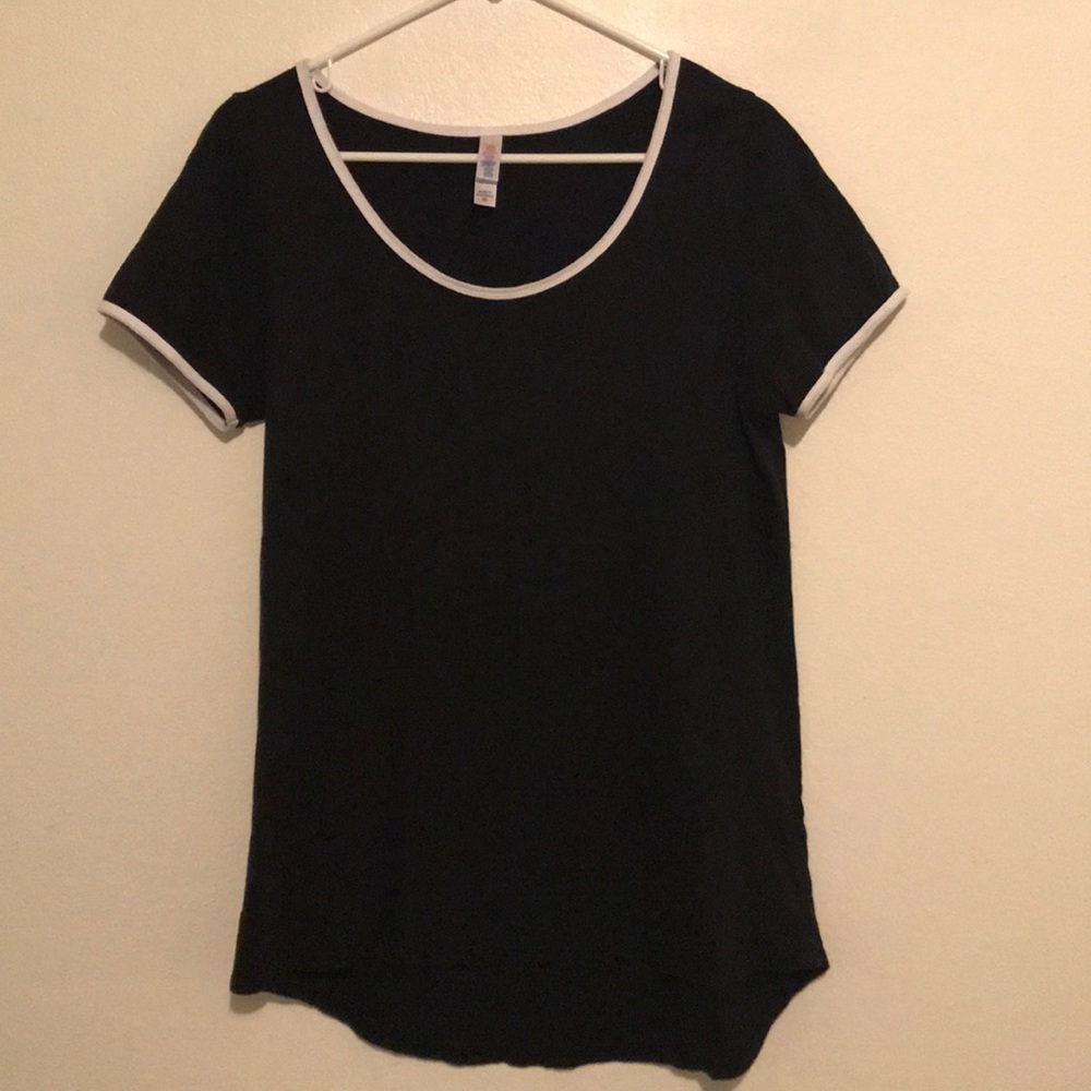 LuLaRoe XS classic t black with white GUC